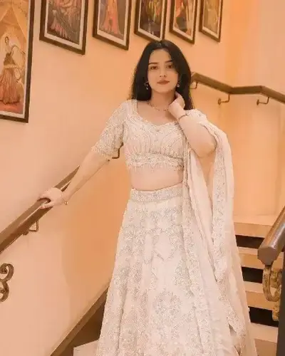 Escort Chopda